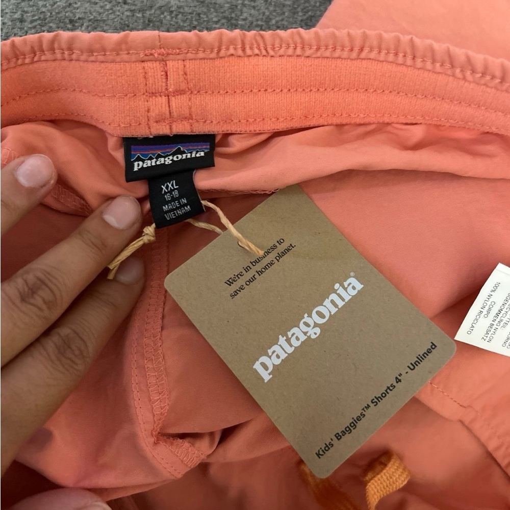 Patagonia Kids' Baggies Shorts 4" - Unlined Peak Pink - Picture 3 of 3